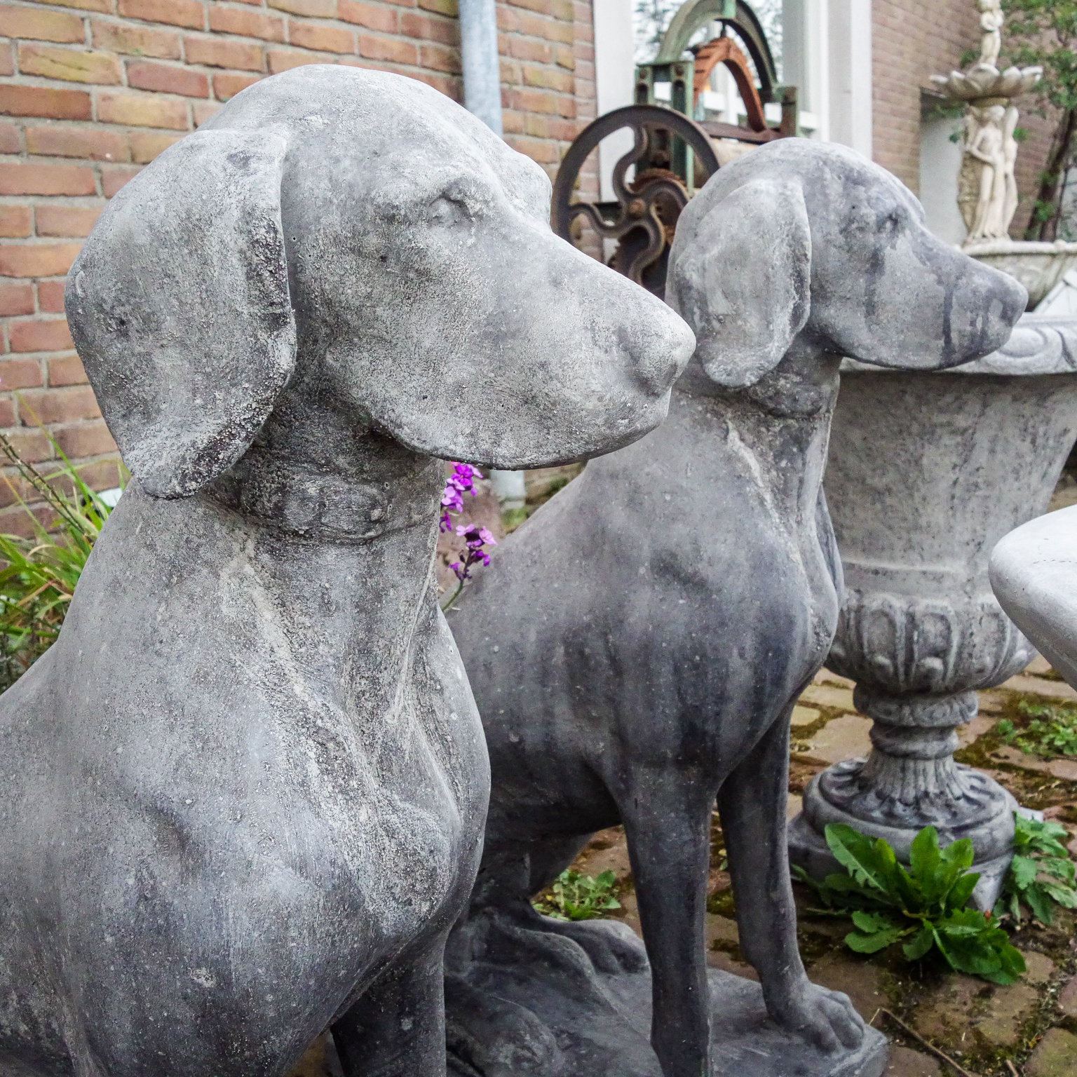 Betonnen Tuinbeelden – Honden - Interieur Authentique